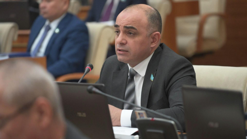 Народная партия Казахстана воспротивилась смене пола