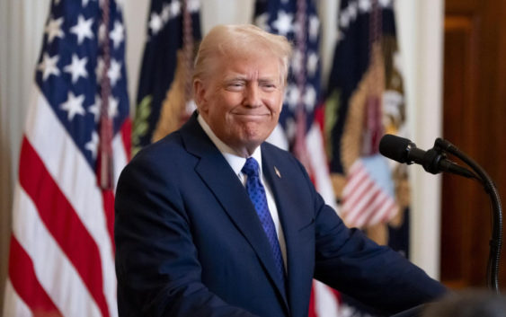 Трамп призвал остановить бессмысленный конфликт на Украине
