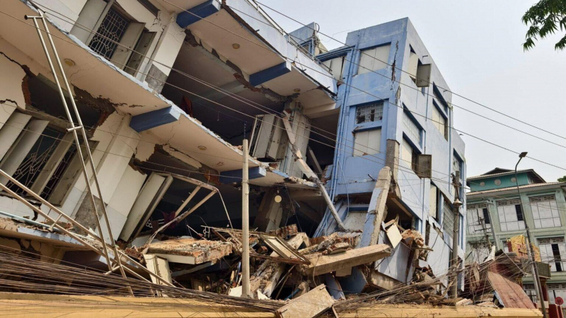 Число погибших при землетрясении в Мьянме достигло 1,7 тысячи человек