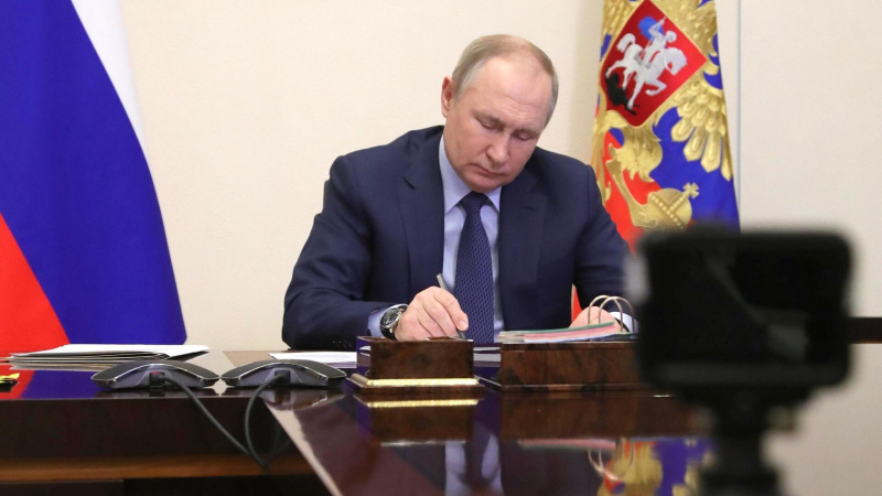 Путин подписал закон о корректировке налогообложения IT-компаний