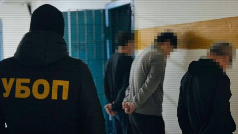 В Карагандинской области разгромили крупную ОПГ вымогателей - МВД 